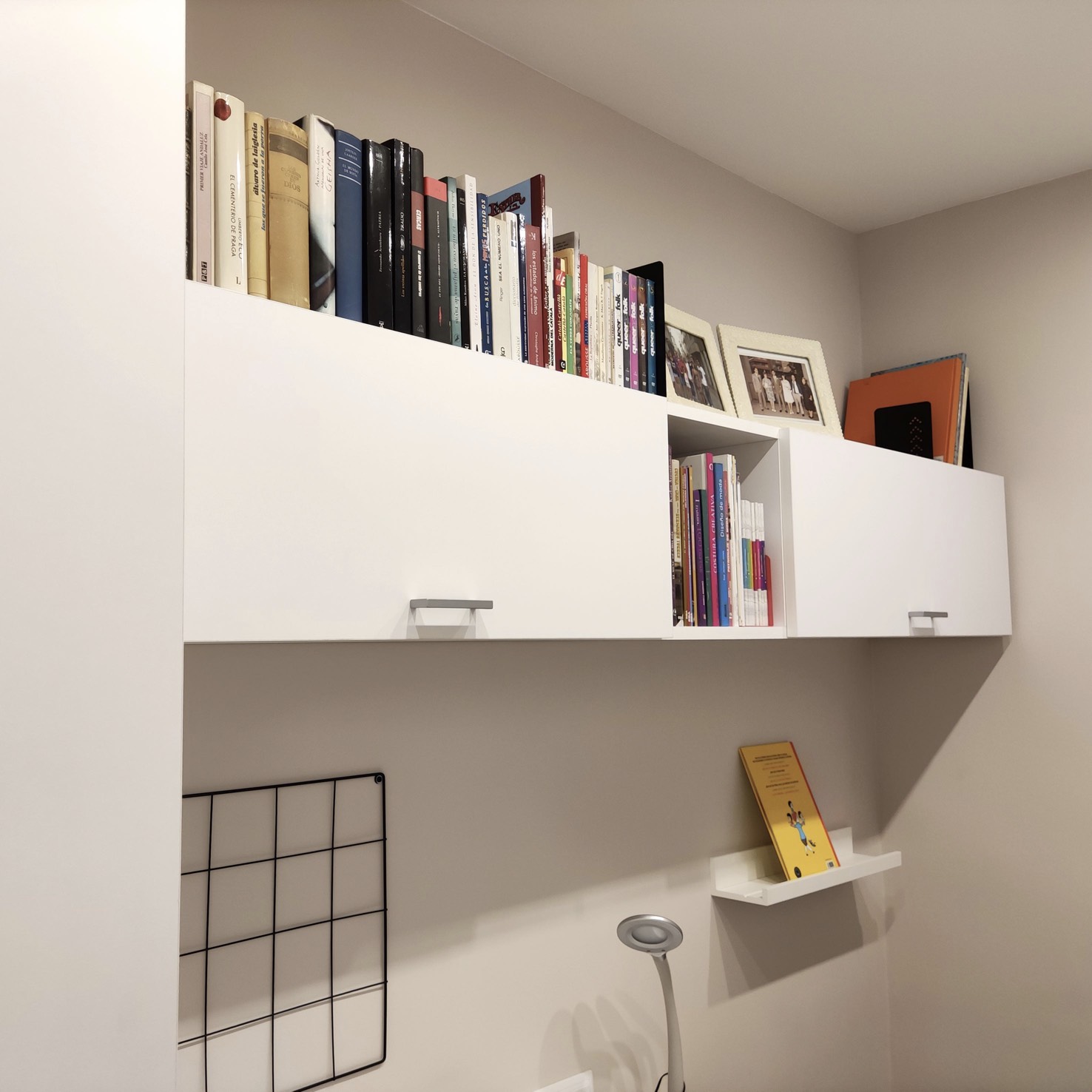 NOUMOBEL_CARLES_TERCER_BARCELONA_MUEBLES_A_MEDIDA_ESTANTERIA_ARMARIO_CAJONES_MADERA_DISENO_ESTUDIO_ESTANTE